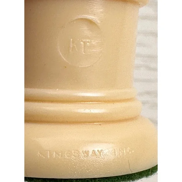 Kingsway Vintage Red & Ivory Chess Pieces Set Complete Royal King Queen Knight - Picture 9 of 16